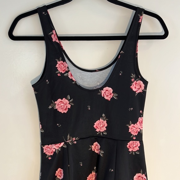Divided floral tank dress. Fit and flare NWT - Picture 6 of 8